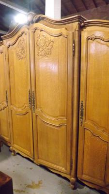 Antique Bedroom Furniture